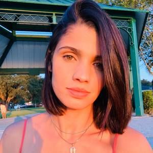 Meet your Posher, Rebeca